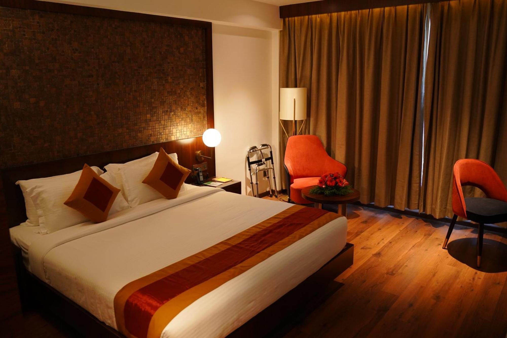 Saugandhika West Gate Hotel Wayanad Exterior photo